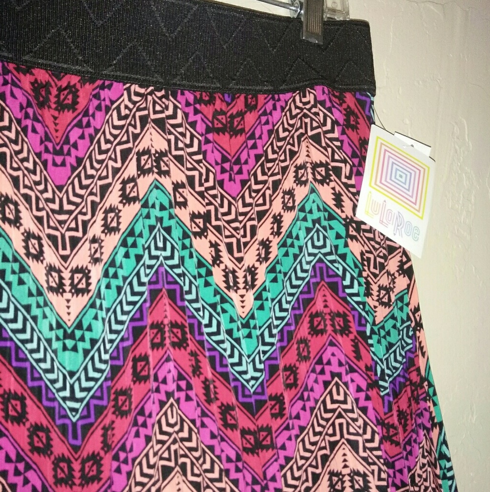 Jill LuLaRoe - Pleated Skirt